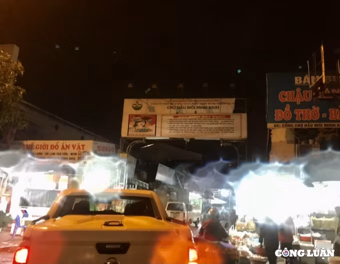 ron rang nhung phien cho hoa tet cuoi nam hinh 2