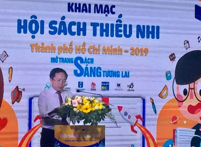Phó giám đốc Sở Thông tin và Truyền thông TP.HCM Từ Lương phát biểu khai mạc Hội sách thiếu nhi TP.HCM 2019