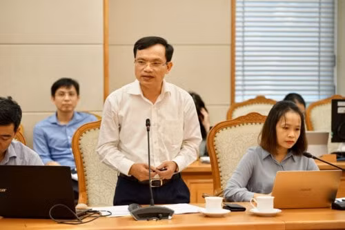 Ông Mai Văn Trinh - Cục trưởng Cục Quản lý chất lượng (Bộ GD&ĐT) báo cáo dự kiến phương án tổ chức thi, xét công nhận tốt nghiệp THPT và tuyển sinh ĐH, CĐ sau năm 2020. Ảnh: Giáo dục thời đại