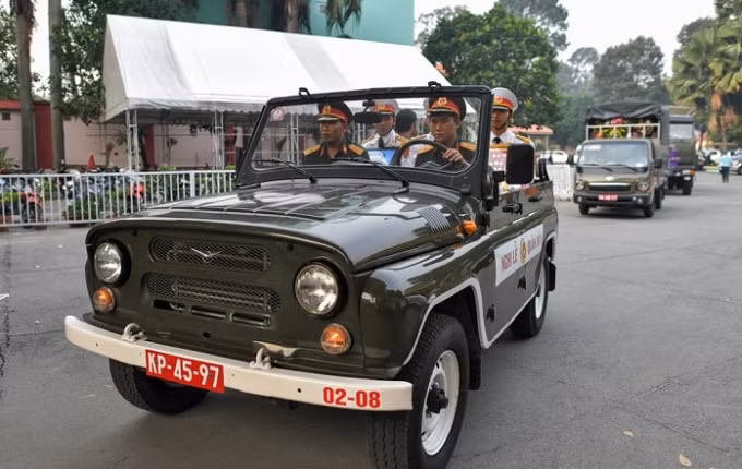 Sau đó, linh cữu ông được đưa về căn nhà ông sinh sống lúc cuối đời.