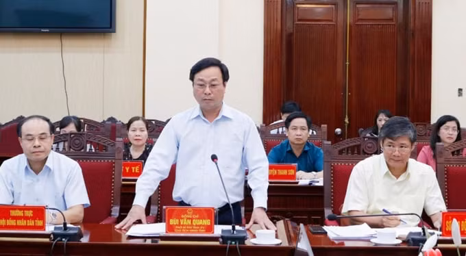 Đồng chí Bùi Văn Quang - Chủ tịch UBND tỉnh Phú Thọ phát biểu tại buổi làm việc.