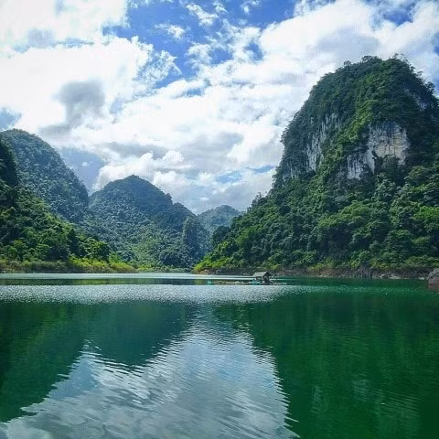 Hồ Thang Hen.
