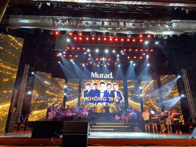 Sân khấu hoành tráng liveshow 