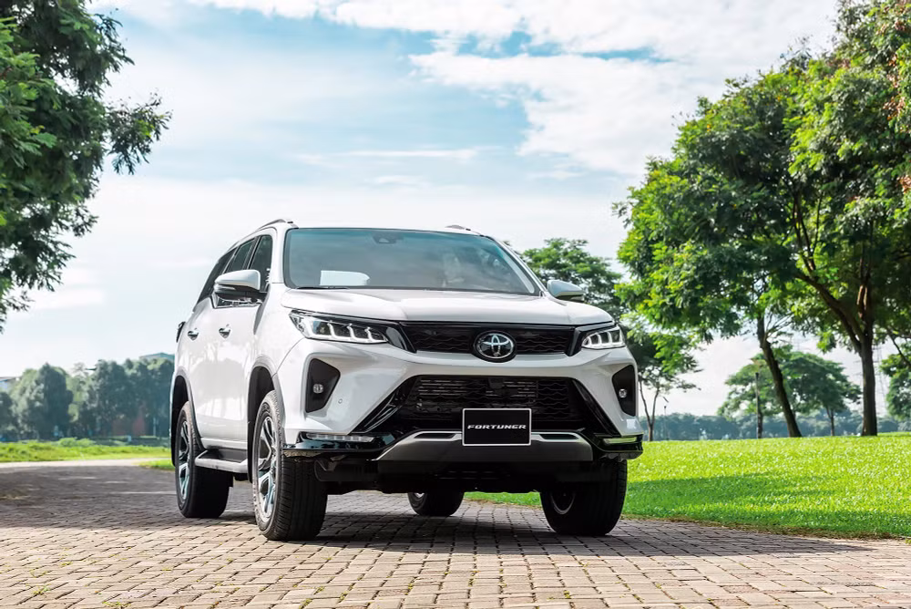 toyota-fortuner.jpg