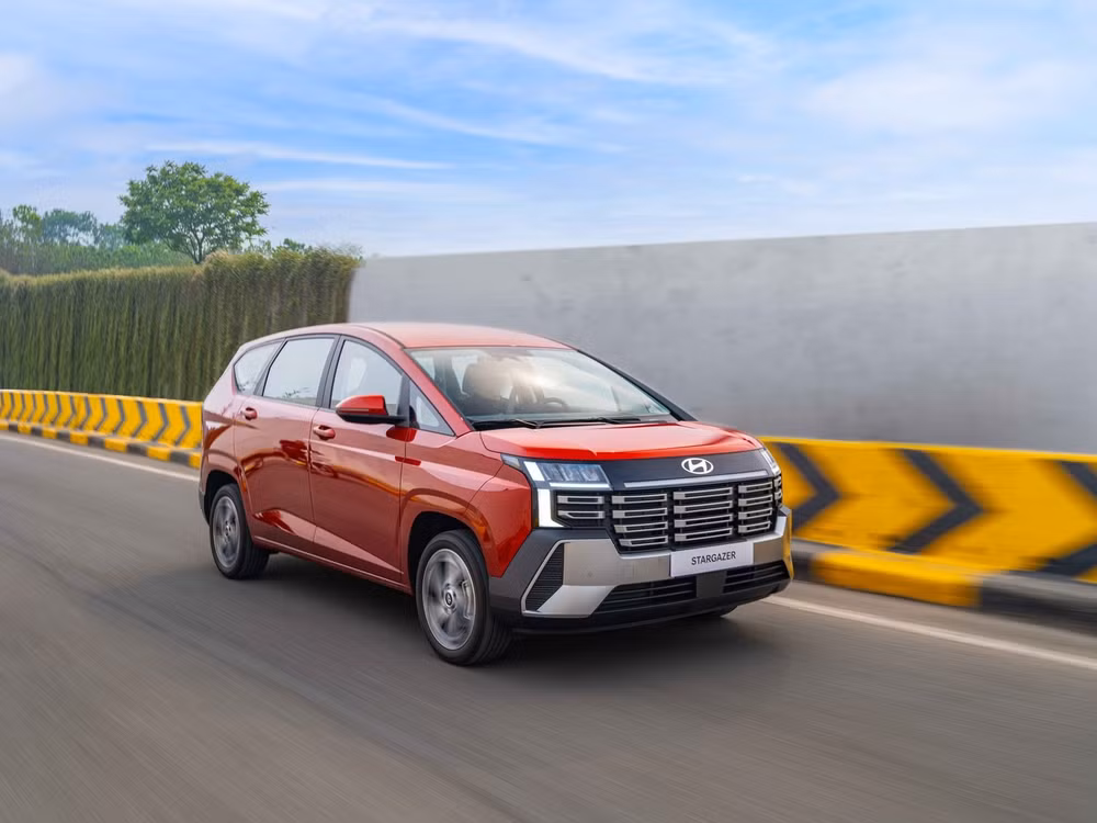 hyundai-stargazer.jpg