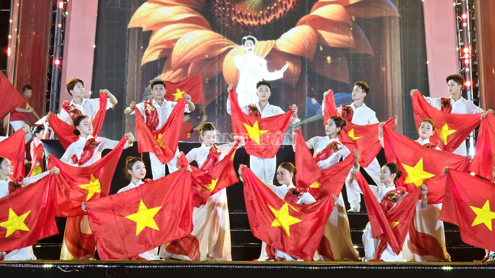 Chương trình nghệ thuật đặc biệt đêm 28/8 hứa hẹn mang đến những không gian âm nhạc thăng hoa với sự góp mặt của dàn nghệ sĩ gạo cội. clo_c_anh-3-tp-quang-ninh.jpg