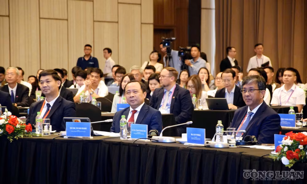 clo_br_anh-8-tuan-le-so.jpg