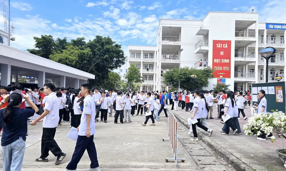 clo_c_anh-2-xe-buyt-mien-phi.jpg