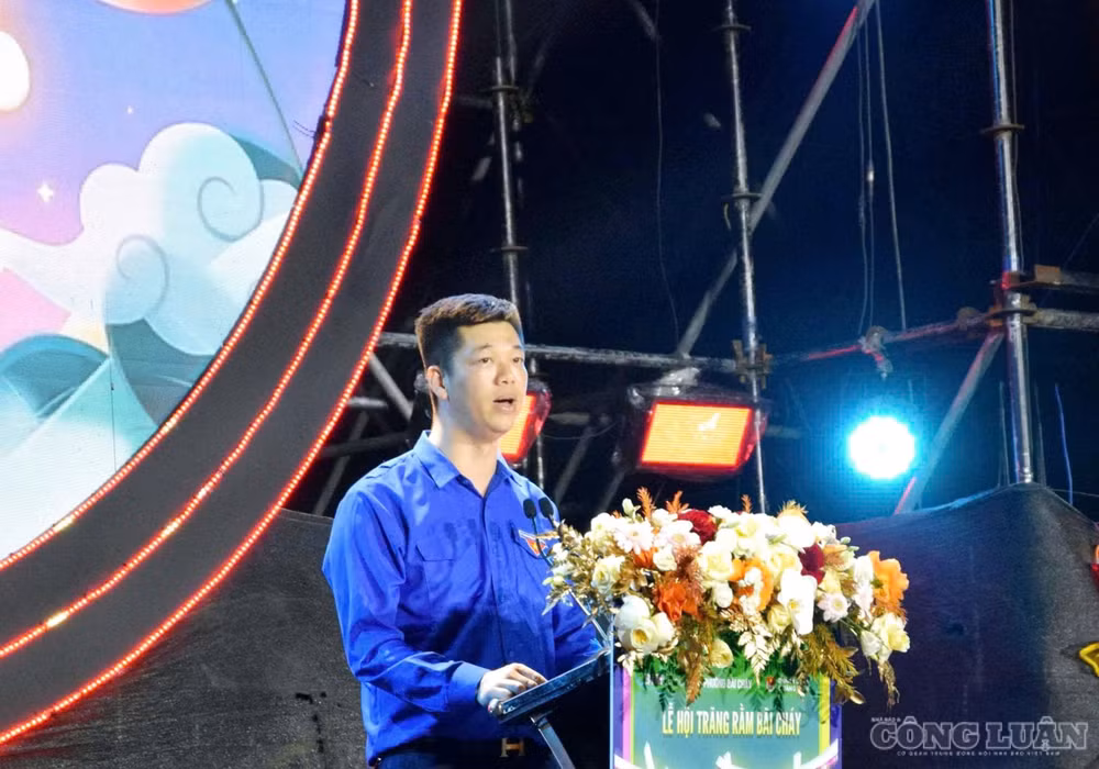 clo_br_anh-1-dem-ram-ha-long.jpg