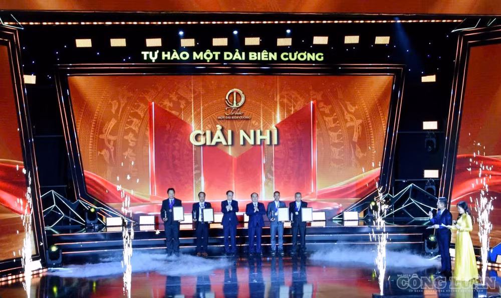 clo_br_anh-8342.jpg