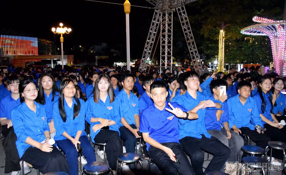 clo_br_anh-7-ky-niem-70-nam-hoi-lhtn-vn.jpg