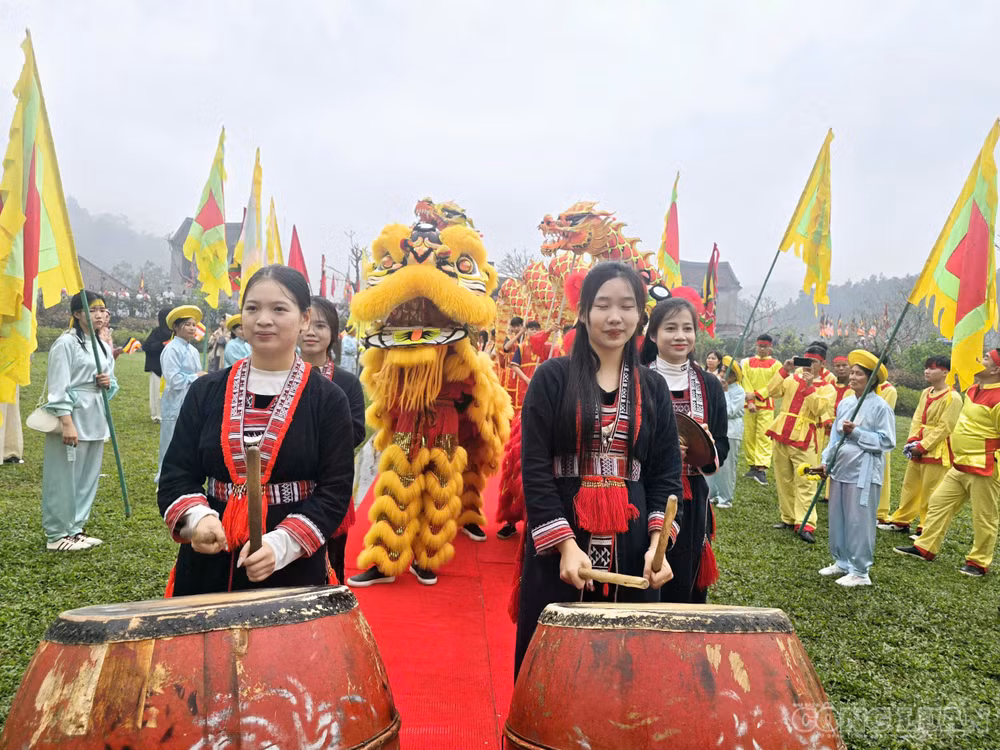clo_br_anh-1-sac-thu-yen-tu.jpg