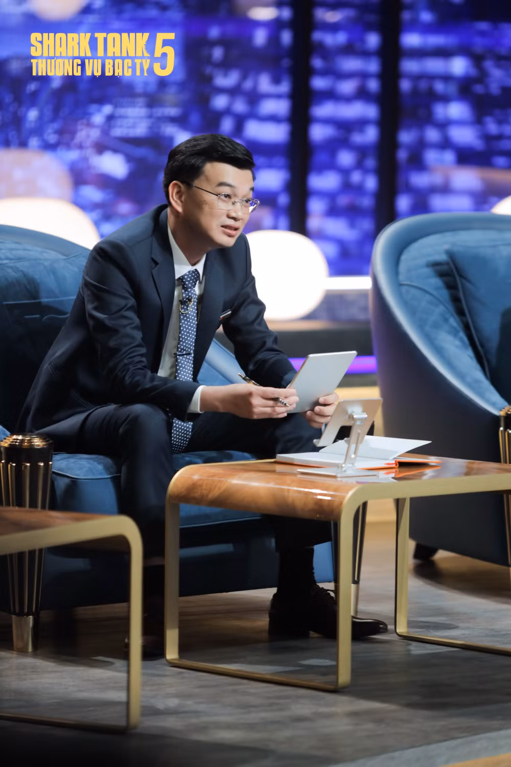 shark tank 5 tap 1 cuoc dau tay doi cua shark hung anh va shark hung gianh deal jungle boss hinh 1