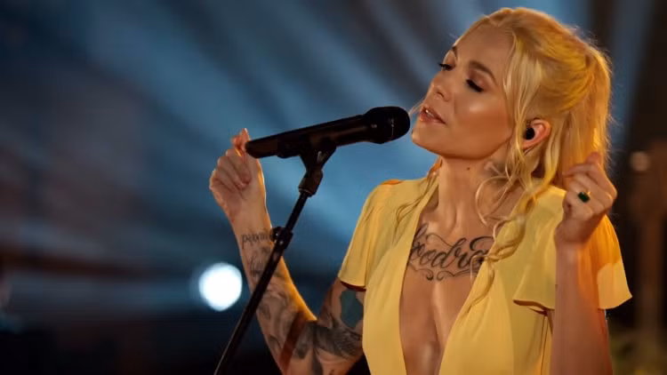 skylar grey va cau chuyen ban nhac day cay dang hinh 4