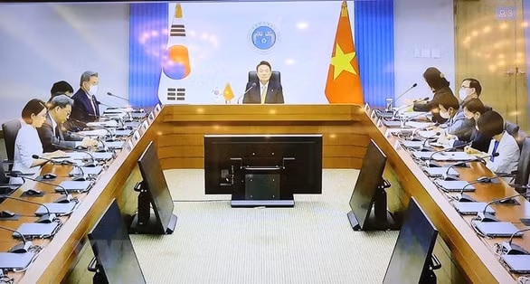tong bi thu nguyen phu trong hoi dam truc tuyen voi tong thong han quoc yoon suk yeol hinh 2