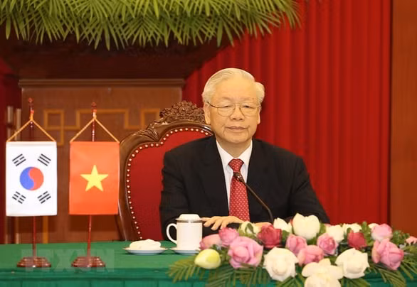 tong bi thu nguyen phu trong hoi dam truc tuyen voi tong thong han quoc yoon suk yeol hinh 1