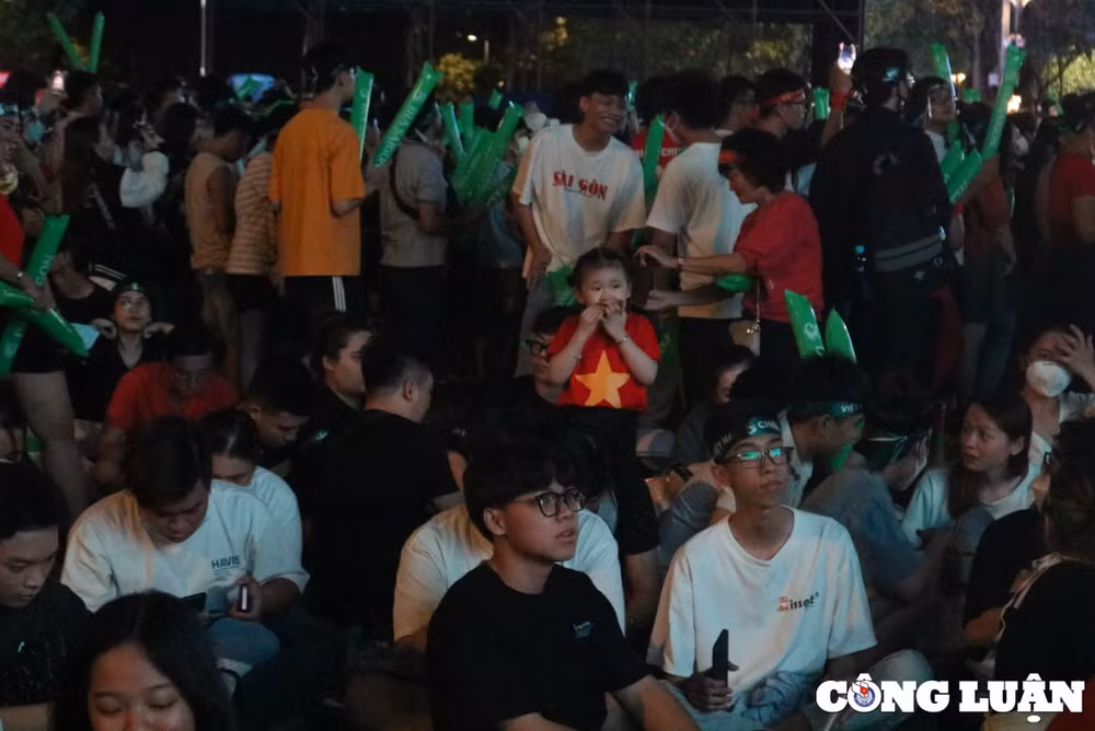 u23 viet nam tranh suat vao tu ket hang tram co dong vien tp hcm chay het minh co vu hinh 5