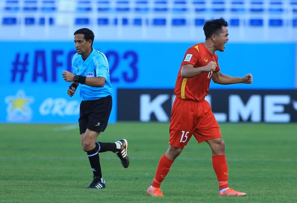 hlv u23 malaysia do loi cho tran thua u23 viet nam do the do va phat den hinh 5