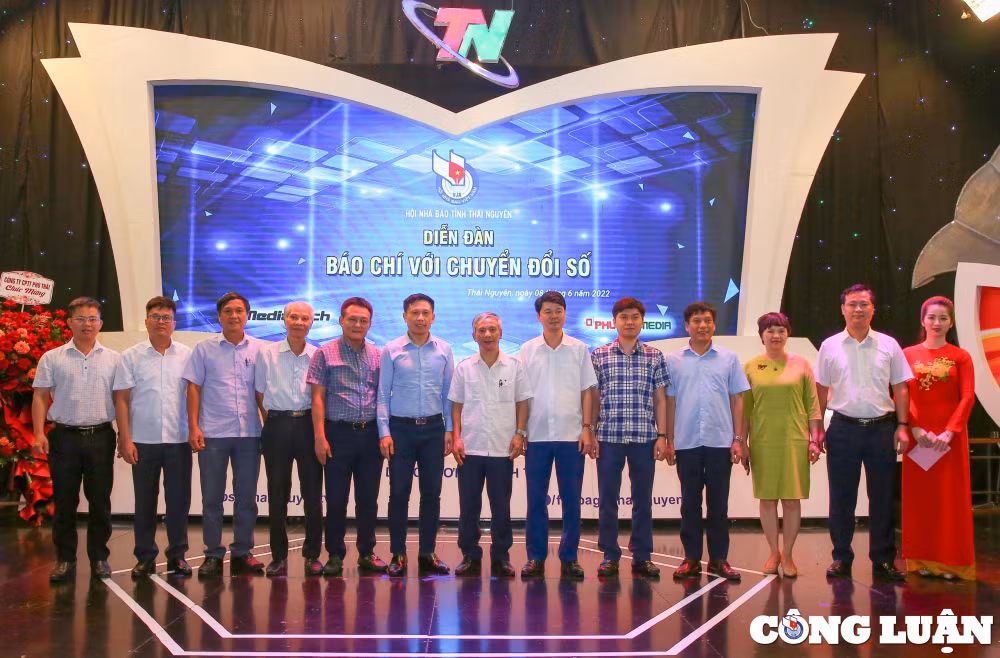su dung cong nghe so de tu dong hoa thuc hien cac quy trinh lam viec hien dai hinh 4
