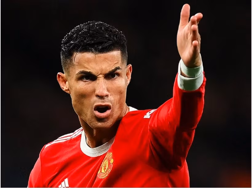 cristiano ronaldo len tieng ve tuong lai o man united hinh 2