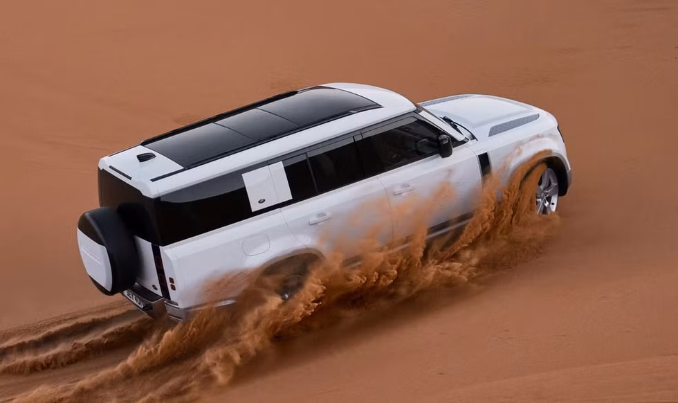 suv dia hinh land rover defender 130 ra mat thiet ke 8 cho ngoi rong hinh 2