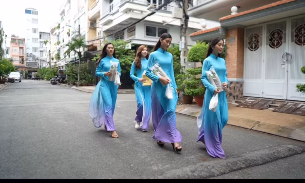 thi sinh hoa hau moi truong viet nam soi noi tham gia hoat dong thien nguyen hinh 1