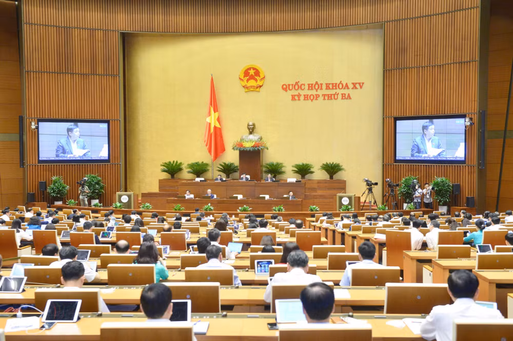can tang cuong y thuc tiet kiem chong lang phi trong viec mua sach giao khoa hinh 2