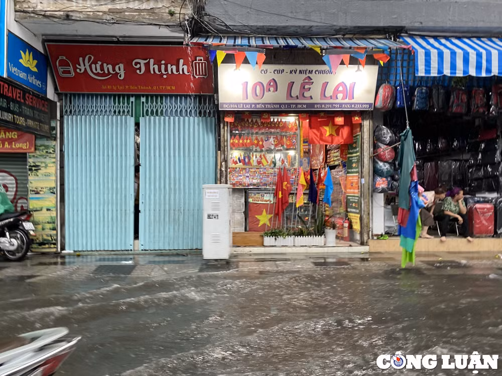 mua lon nhieu gio duong sa trung tam tp hcm ngap nang nuoc chay xiet hinh 6