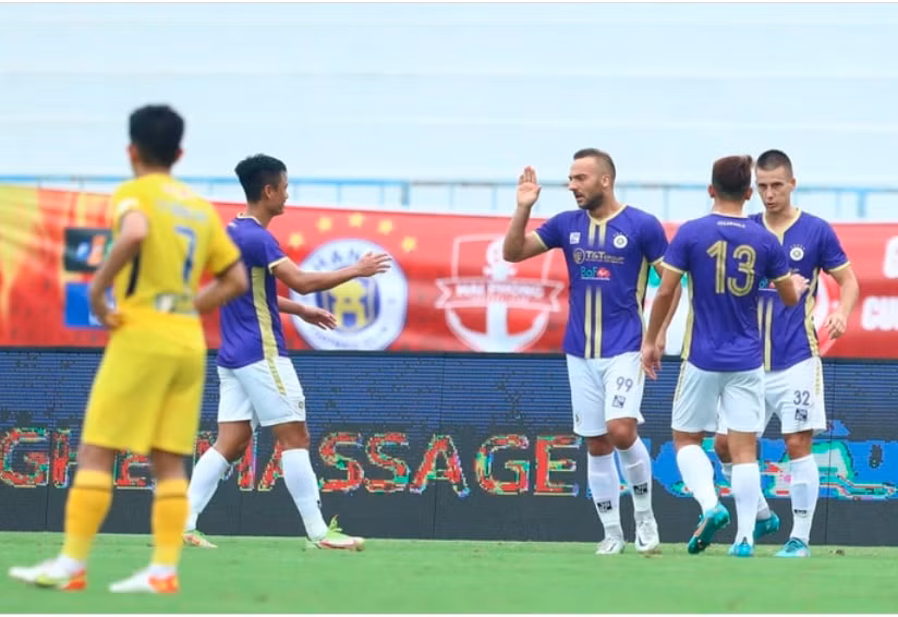 van toan ghi ban hoang anh gia lai van thua 2 4 ha noi fc hinh 3