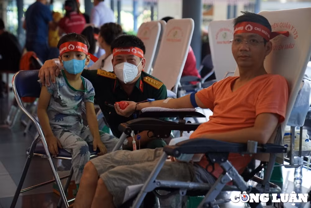 hon 34000 don vi mau duoc hien qua chuong trinh chu nhat do trong nam 2022 hinh 10