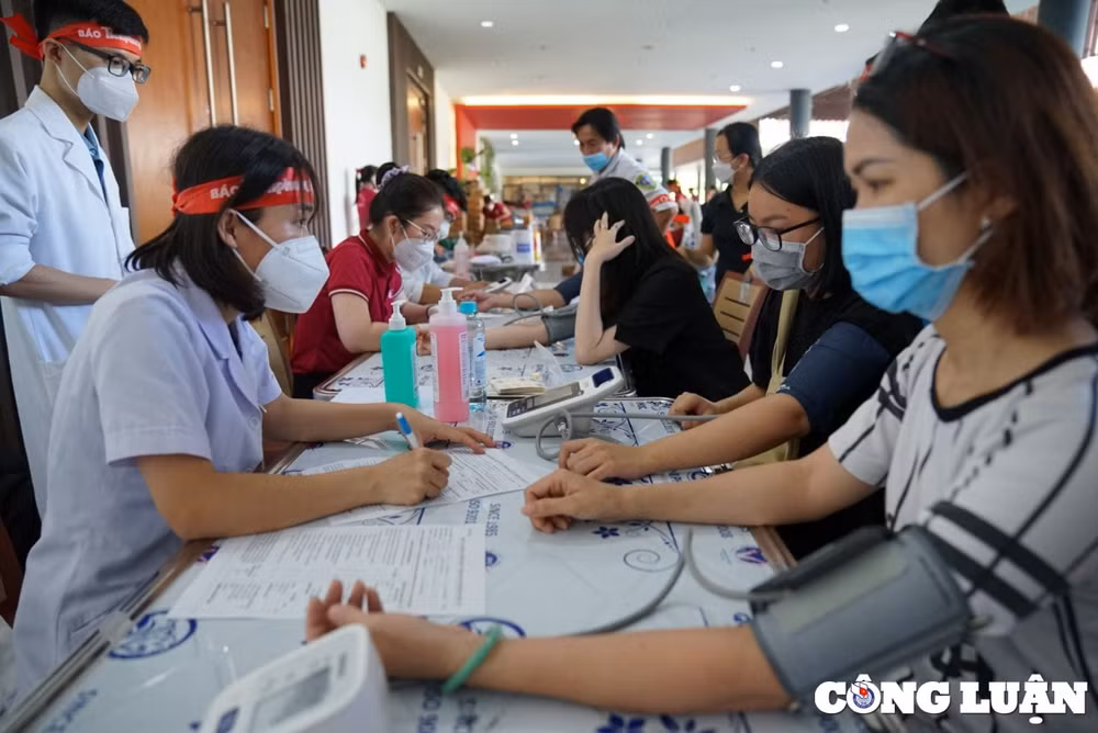 hon 34000 don vi mau duoc hien qua chuong trinh chu nhat do trong nam 2022 hinh 8