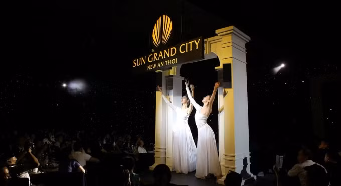 Gala Dinner sẽ làm nóng sân khấu chính.