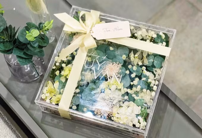 ngo thanh van va ban trai huy tran du hi chau au truoc le cuoi hinh 8