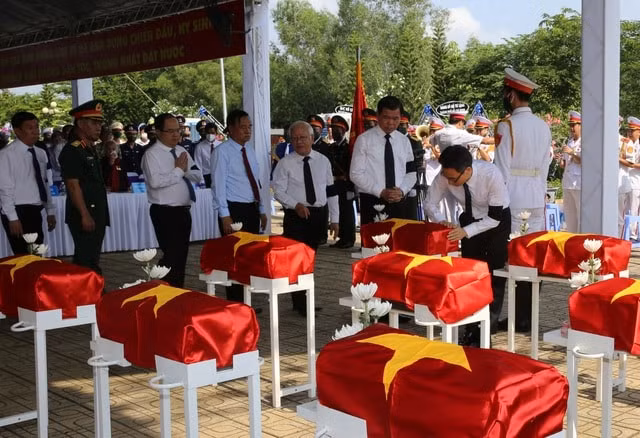 pho thu tuong vu duc dam du le truy dieu va an tang 28 hai cot liet si dac cong rung sac hinh 2