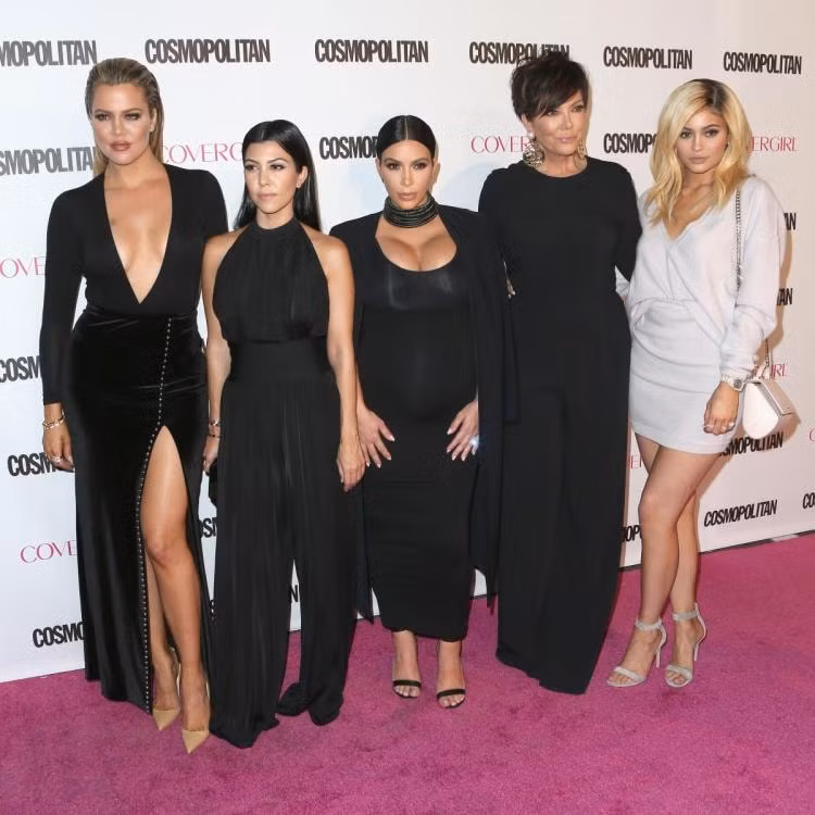 kim kardashian va pete davidson tinh tu o le trao giai mark twain 2022 hinh 3
