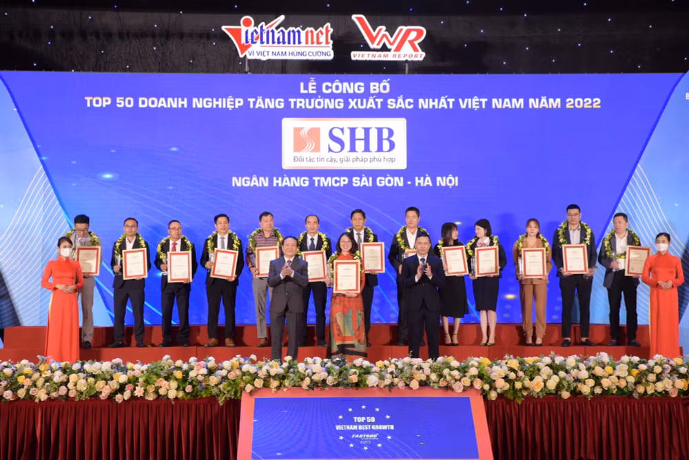 4 nam lien tiep shb duoc vinh danh top 50 doanh nghiep tang truong xuat sac nhat viet nam hinh 2