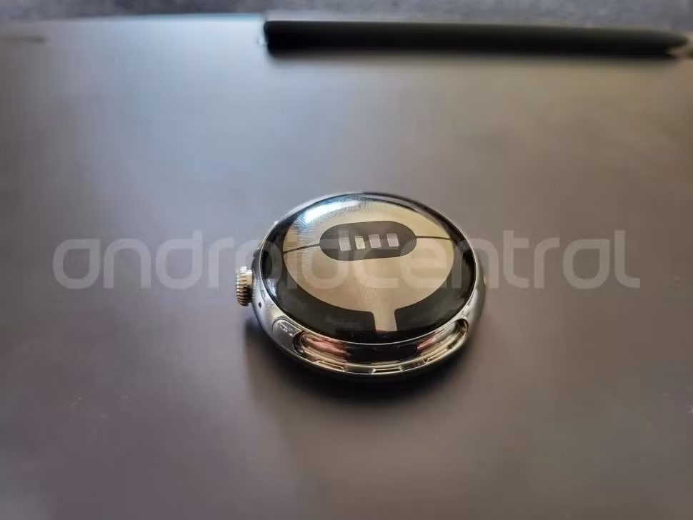 google pixel watch lo dien vi bi bo quen o nha hang hinh 3