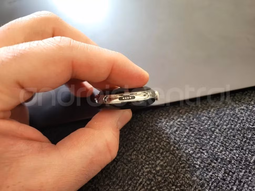google pixel watch lo dien vi bi bo quen o nha hang hinh 4