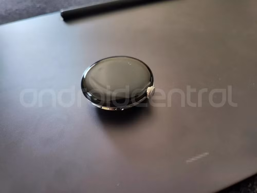 google pixel watch lo dien vi bi bo quen o nha hang hinh 2