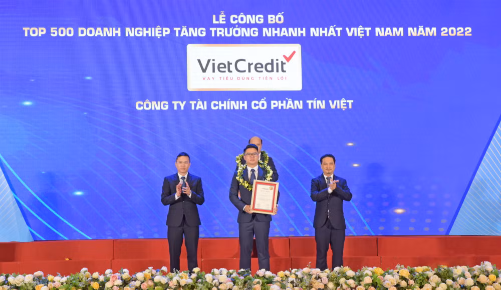 vietcredit la cong ty tai chinh duy nhat vao top 10 bang xep hang fast500 hinh 2
