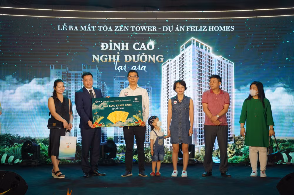 soi dong giao dich tai le mo ban toa thap xanh zen tower feliz homes hinh 2