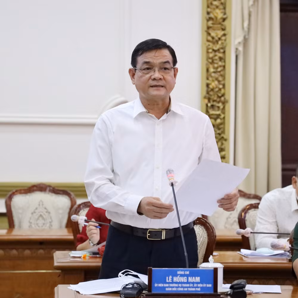 chu tich ubnd tphcm yeu cau khong de xay ra tinh huong phuc tap ve an ninh trat tu dip le 30 4 1 5 hinh 1