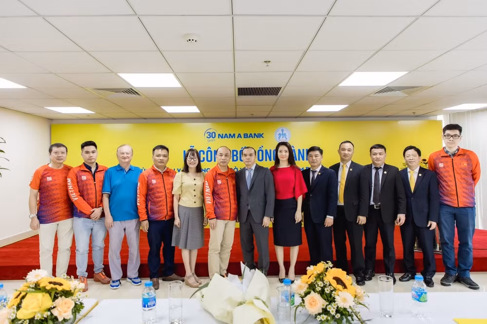 nam a bank dong hanh cung doi tuyen co vua viet nam tham du seagame 31 hinh 1