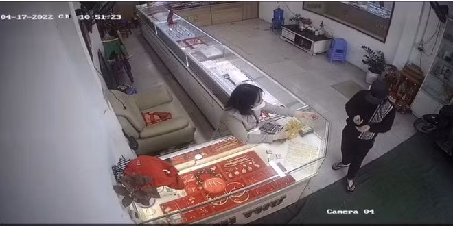 loi khai cua doi tuong lai xe taxi toi tiem vang de cuop giat hinh 1