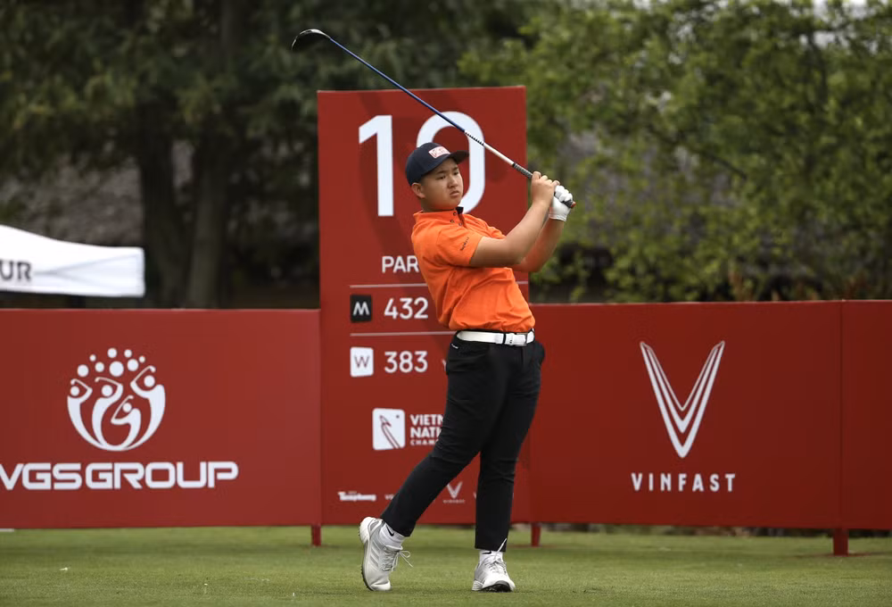 cac golfer nu thang hoa trong ngay thu 2 cua giai vo dich golf quoc gia hinh 5