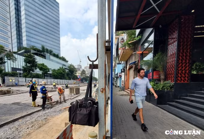 bon giai doan ban giao mat duong le loi cua tuyen metro so 1 ben thanh suoi tien hinh 13