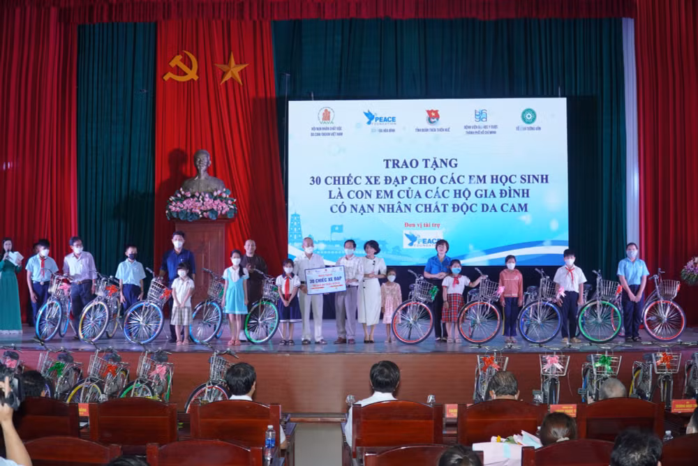 thua thien hue 1000 nguoi co hoan canh kho khan duoc kham chua benh mien phi hinh 3