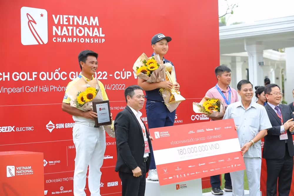 khue minh va anh minh vo dich giai vo dich golf quoc gia 2022 hinh 5