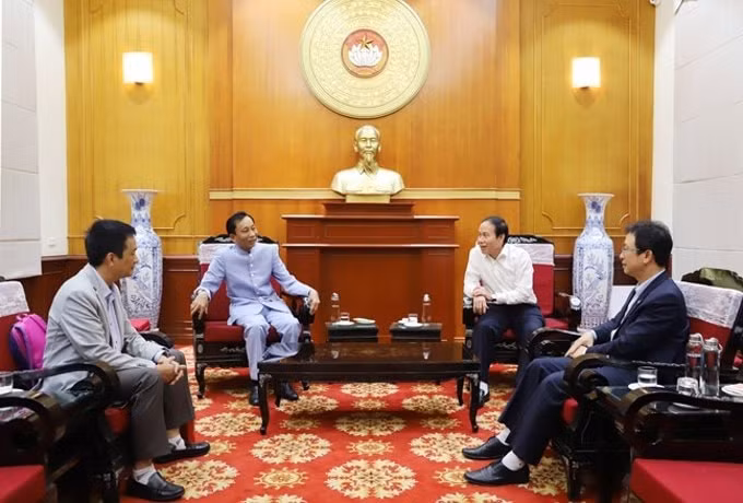 nhan len nhieu nghia cu cao dep trong dong bao cong giao hinh 1