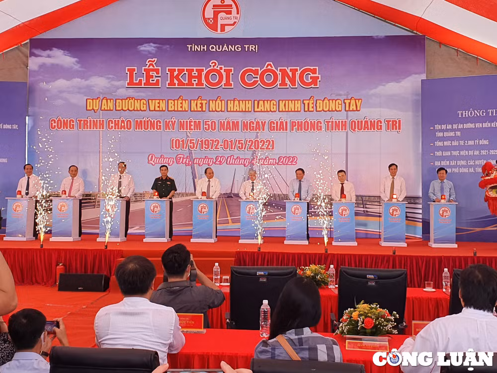 chu tich nuoc du le khoi cong duong ven bien ket noi hanh lang kinh te dong tay hinh 1